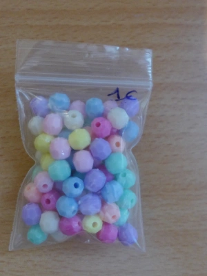 lot de perles — image 1