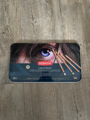 boîte crayon de couleur Derwent lightfast 36 — image 1