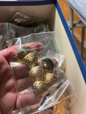 Lot de  boutons neufs, vintage. 1500 à 2000 unités — image 5