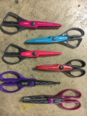 Ciseaux crantés CARL — image 1