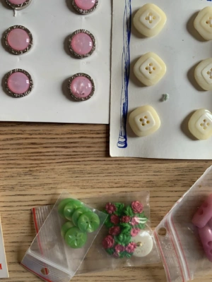 Lot de boutons vintages — image 3