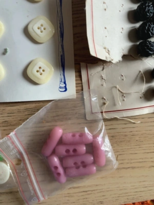 Lot de boutons vintages — image 4