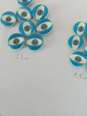 boutons vintage les 20 — image 1