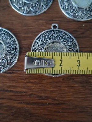 Lot 5 pendentifs en métal pour cabochons 12mm — image 3