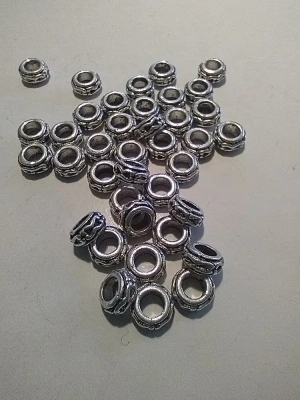 10 breloques mini éthnique en métal argenté — image 1