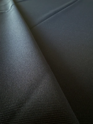 1m45 x 1m60 tissu épais bleu marine — image 2