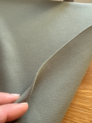 1m48 x 1m35 tissu jersey sergé Kaki — image 2