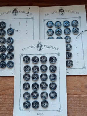 lot plaques de boutons — image 3