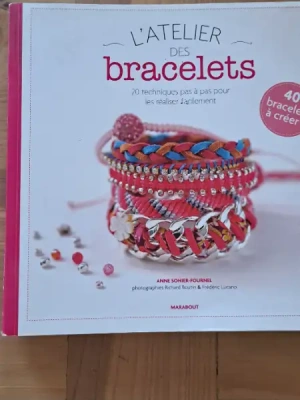 Vends lot 4 livres pour bracelets mini