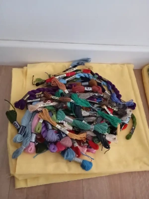 Fil à broder — image 1