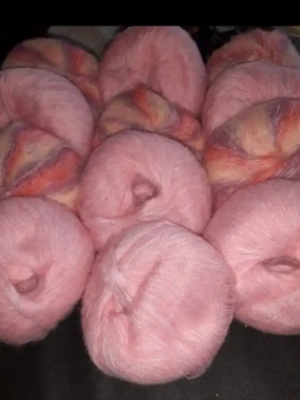 Lot 12  pelotes tons mélangés — image 1