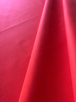 1m45 x 2m tissu coton rouge mini