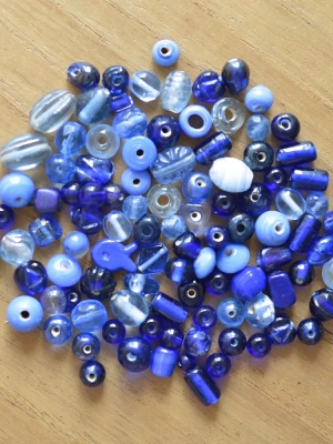 Lot de 100 perles de verre — image 1