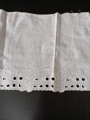 broderie anglaise de 20cms de large — image 1