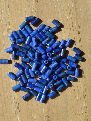 Lot de 100 perles en lapis lazuli 4x2 mm — image 1