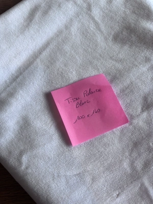 Tissu polaire blanc — image 1