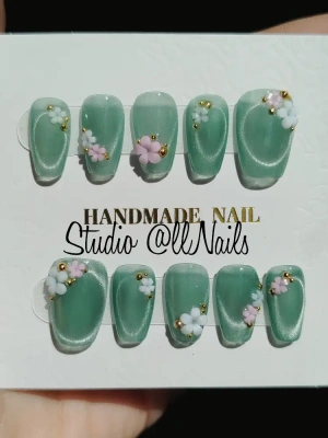 Press On Nails 🎀 Green Catseyes — image 1