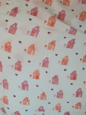 Coupon viscose imprimé petites maisons — image 4