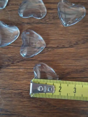 Lot 8 cabochons en verre forme petits cœurs — image 2