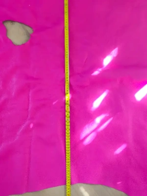 Peau de cuir de vache rose fuchsia – 230 × 77 cm – Couture & maroquinerie — image 7