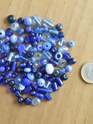 Lot de 100 perles de verre — image 2
