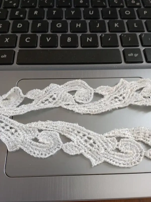 dentelle polyester 40mn de large, — image 2