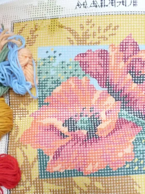 Kit canevas carré Coquelicots de Margot avec les laines - art créatif — image 1