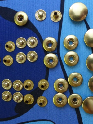 lot oeillets et pressions — image 3