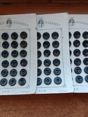 lot plaques de boutons — image 2