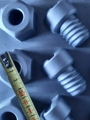 Moule en silicone formes écrou et vis — image 3