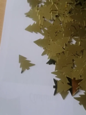 Déco sapins dorés - confetti de table — image 1