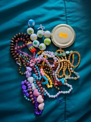 Lot de 535 perles diverses mini