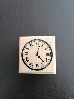 Tampon bois horloge mini