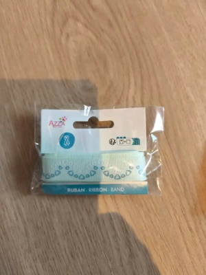 Ruban de satin decoré — image 3