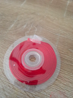Ruban satin rouge — image 1