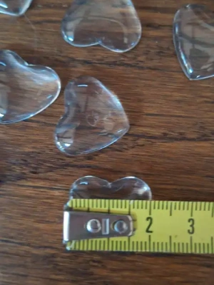 Lot 8 cabochons en verre forme petits cœurs — image 3