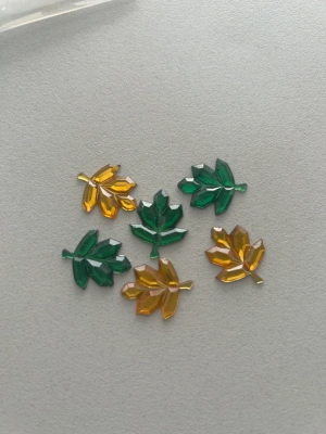 Feuilles en diamants — image 1