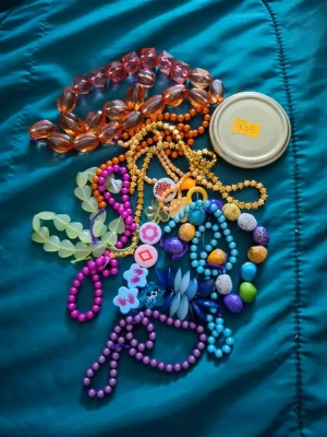 Lot de 435 perles diverses mini