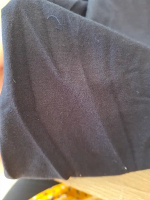 Jersey bleu marine très souple — image 2