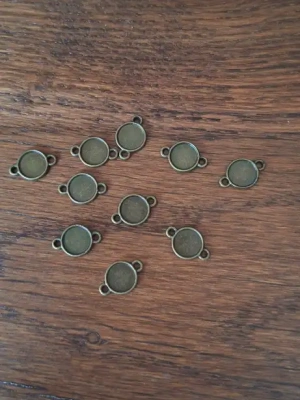 Lot 10 connecteurs couleur bronze antique pour cabochons 8 mm — image 1