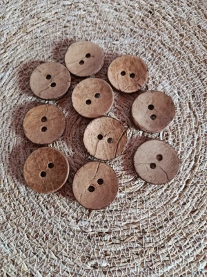 Lot de boutons noix de coco — image 1