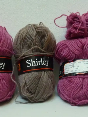 Lot de 3 pelotes Shirley aiguilles 3 acrylique laine — image 1