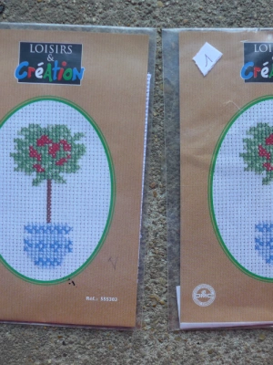 lot de 2 broderies — image 1