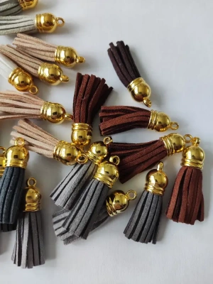 Lot de 25 pompons en suédine 38mm — image 3