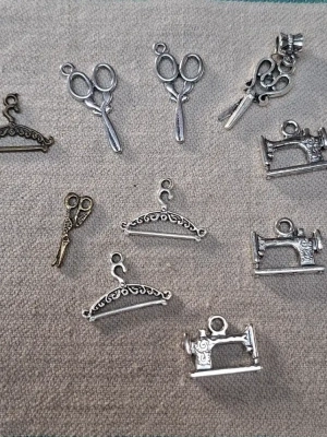 Lot 10 breloques thème mode couture — image 1