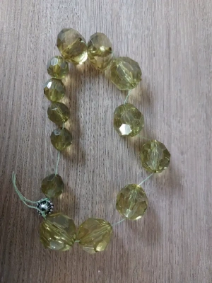 Perles vert transparent mini