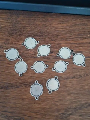 Lot 10 connecteurs couleur argenté pour cabochons 12 mm — image 1