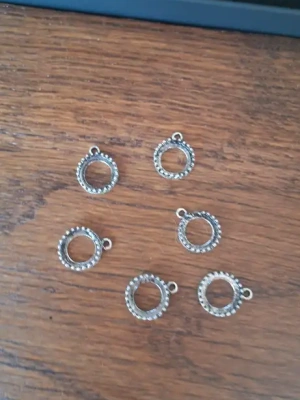 Lot 6 breloques charms pour cabochons 12 mm — image 1