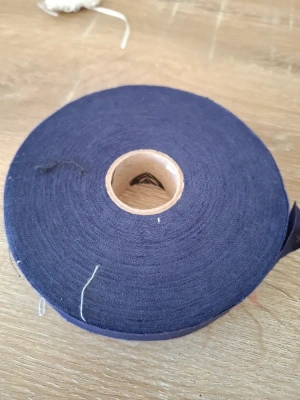 Biais plat bleu marine Largeur 30mm — image 1