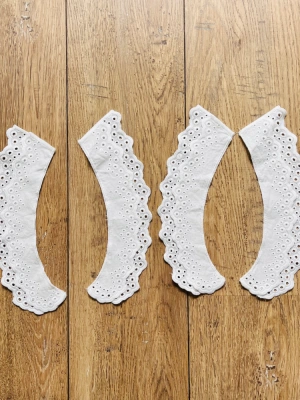 Lot de 2 cols en broderie anglaise — image 1